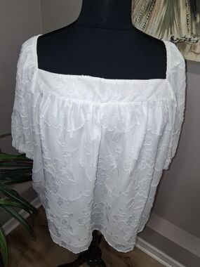 Source Unknown White Embroidered Square-Neck Blouse